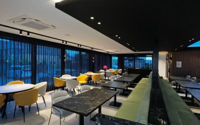 انتخاب میز و صندلی کافه | مدل‌های شیک و مقاوم