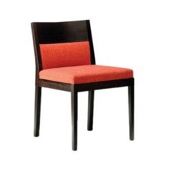 Дървен стол, изработен от дамаска Дървен стол, изработен от дамаска