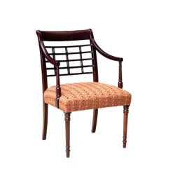 Дървен селски обърнат фотьойл Дървен селски обърнат фотьойл