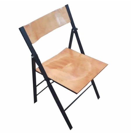 Wooden Sitting Surface Folding Chair