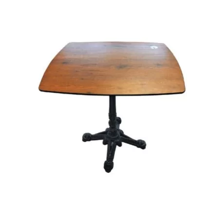 Table compacte à pattes de coulée Table compacte à pattes de coulée