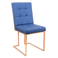 Сини дънки изглеждат капитонирани метални столове за крака