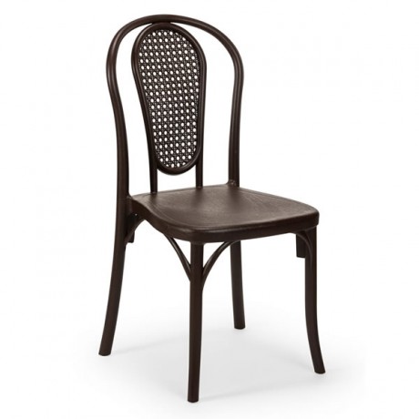 Черный садовый пластиковый стул с плетеной спинкой