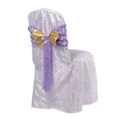 Habillage de chaise en tissu satiné froissé