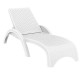 Белый пластиковый стул для отдыха из ротанга
