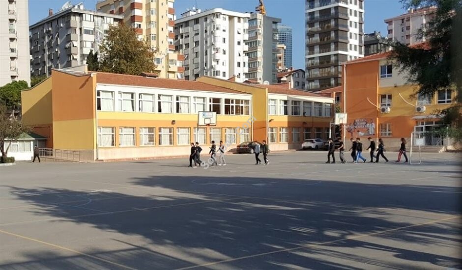 50. Yıl Tahran Anadolu Lisesi Okul Sıraları Kadıköy