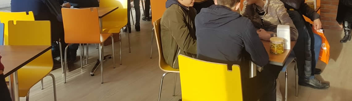Restoran Gelir Yönetimini Geliştirmek için Oturma Stratejileri