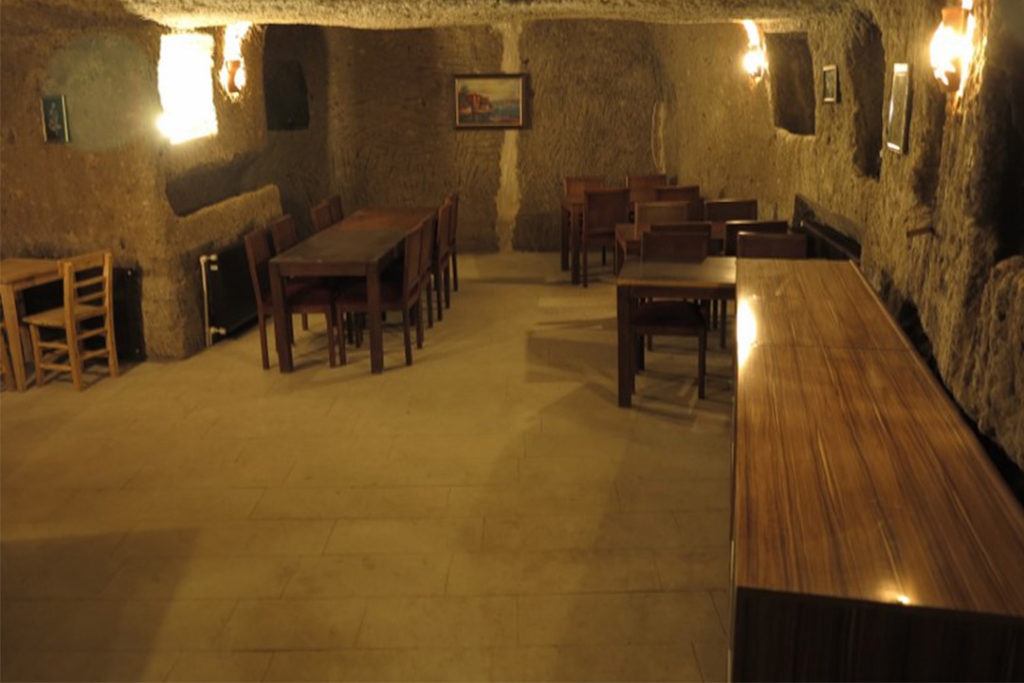 Gelveri Restaurant Masaları