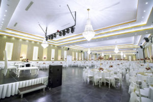 Gelin Damat Beyaz Düğün Salonu