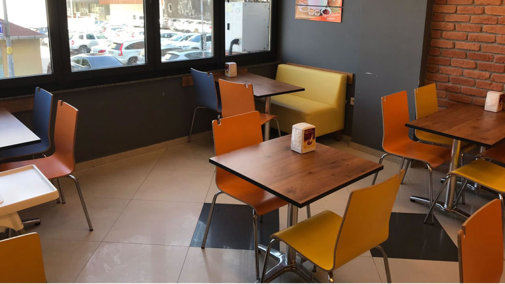 Sultanbeyli İsos Cafe Renkli Mono Blok Sandalye