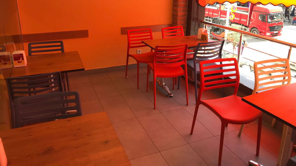 Sultanbeyli İsos Cafe Renkli Mono Blok Sandalye 4