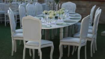 Beyaz Klasik Sandalye Ve Masa