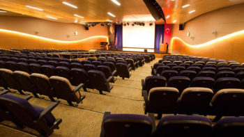 Eyuboglu Okullari Konferans Salonu Sandalyesi