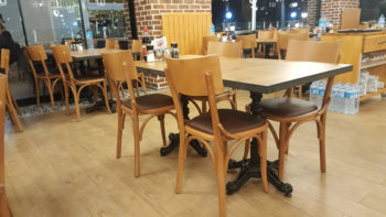 Ahsap Tonet Sandalye Dokum Ayakli Masa Restoran Masasi Dekorasyon