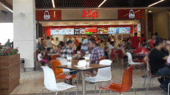 Arbys Maltepe Restoran Monoblok Sandalye