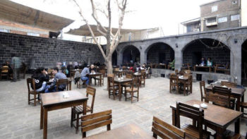 Diyarbakir Caybahcesi Kahvehane Sandalyesi