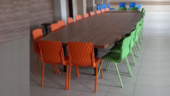 Okul Sinif Renkli Plastik Sandalyeler